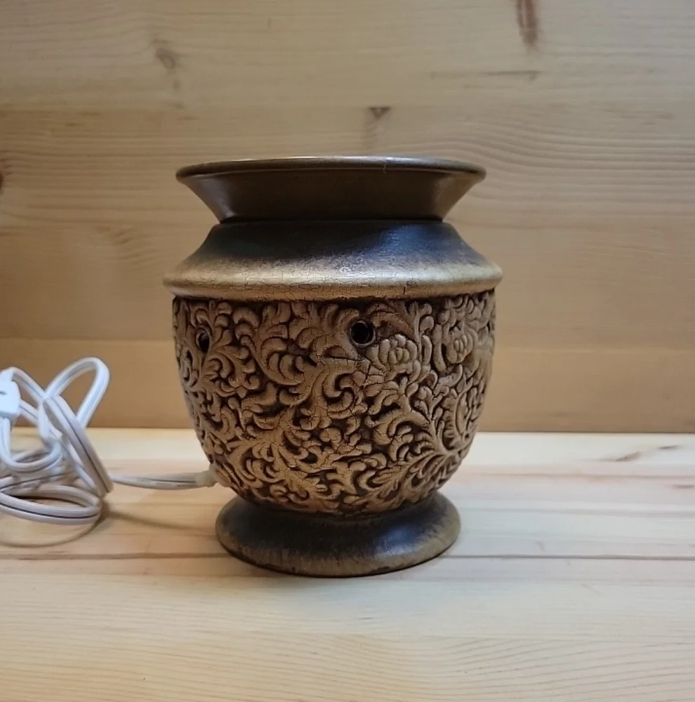 Large Beige Crackled Scroll Design Wax Warmer Works